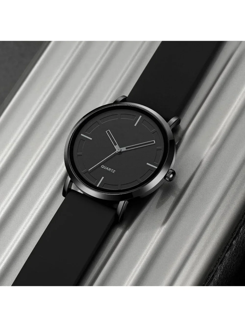 Unisex Black Lightweight Simple Luxury Quartz Silicone Band Fashion Wrist Watch